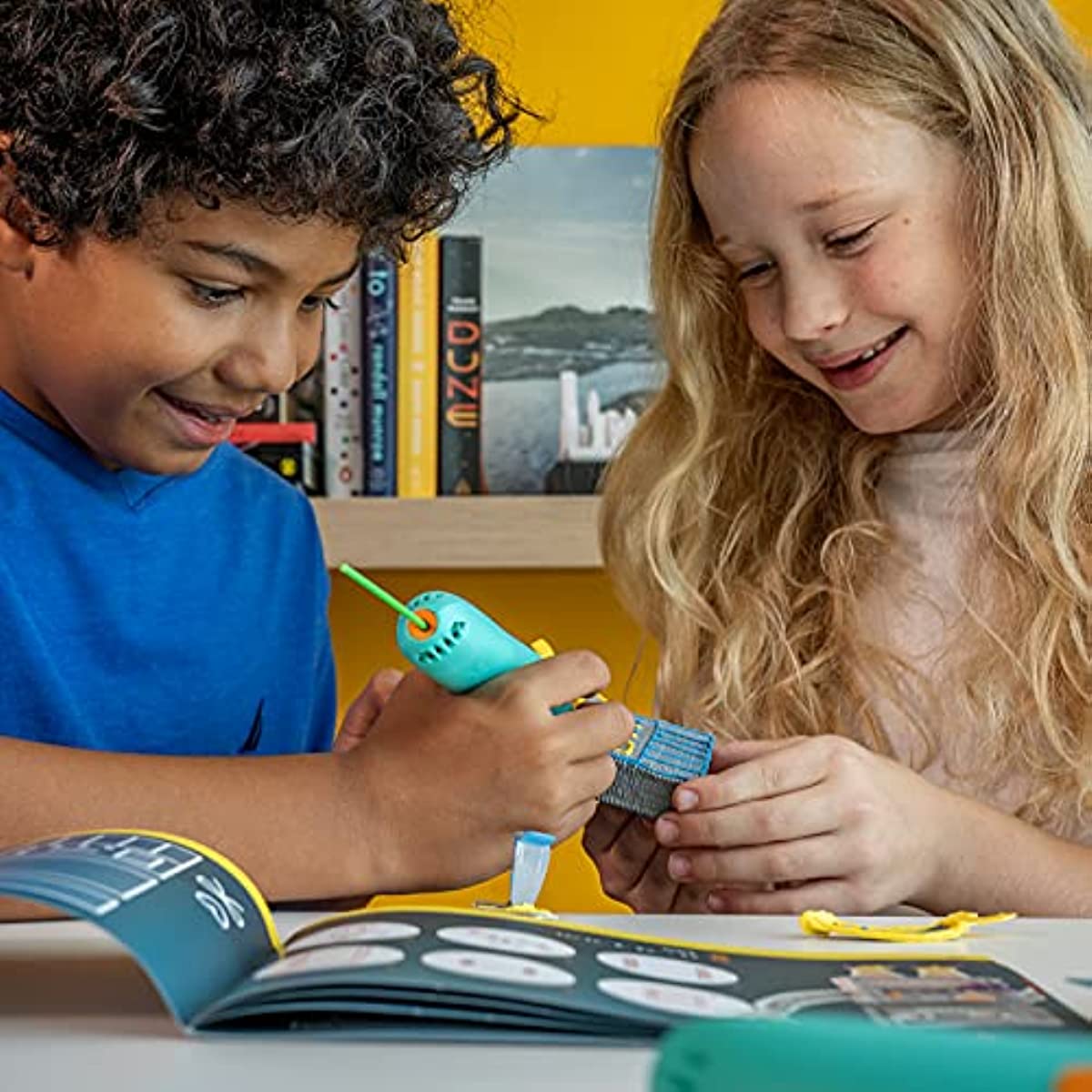 Wireless 3D Drawing Pen with 3-Color Filament