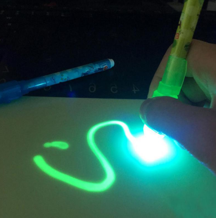 Children's Glow-in-the-Dark Drawing Board