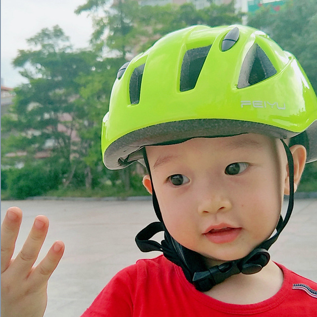Kids' Roller Skating Helmet and Protective Gear Set